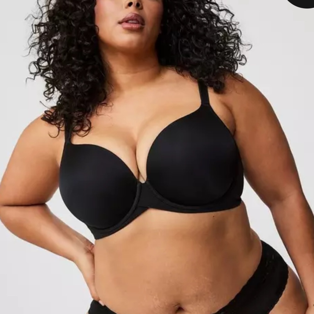 New Torrid Black Lightly Lined Plunge Bra 46D